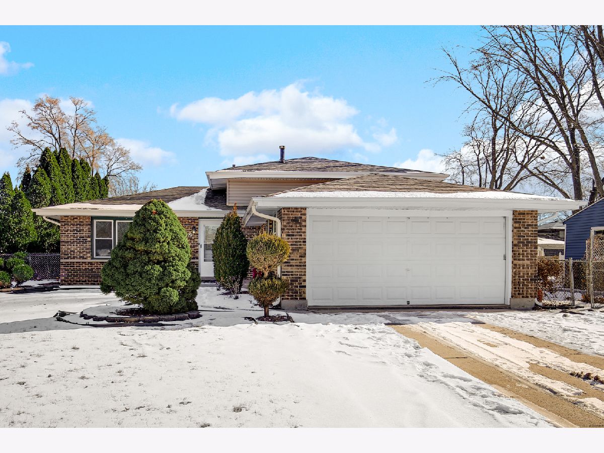 For Sale Orland Hills Illinois, 16779 92nd Avenue