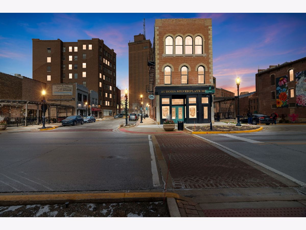  For Rent Aurora Illinois, 6 Downer