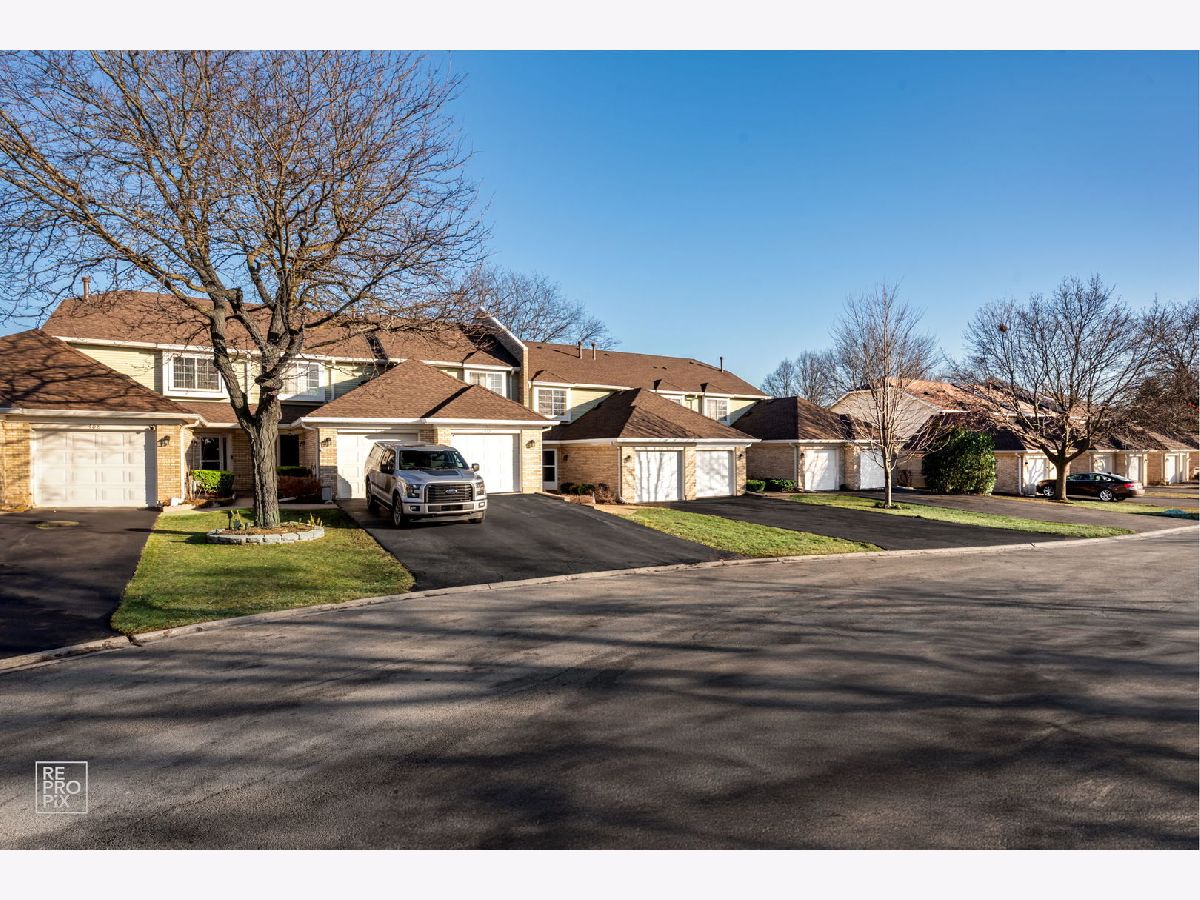  For Sale Bolingbrook Illinois, 414 Lakeview Circle