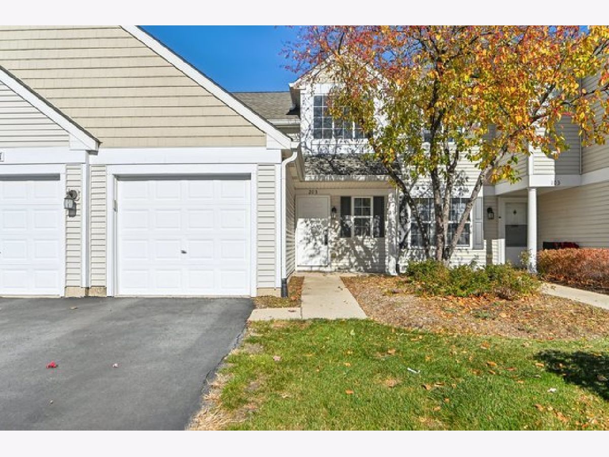 Townhomes & Condos For Rent Windridge Naperville Illinois, 2227 Waterleaf