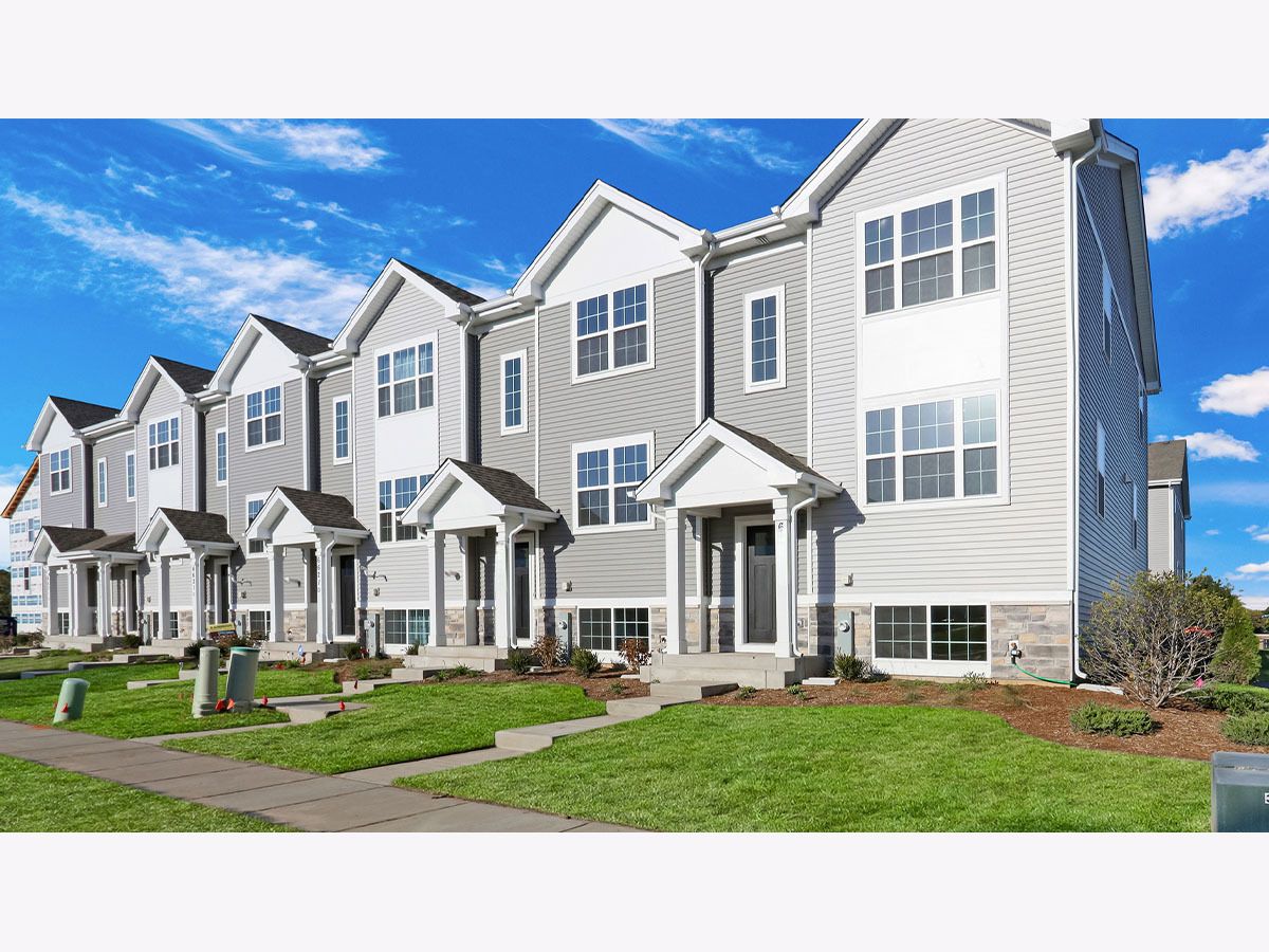 Homes & Condos & Townhomes For Sale Prairie Ridge Hampshire Illinois, 875 Briar Glen Court