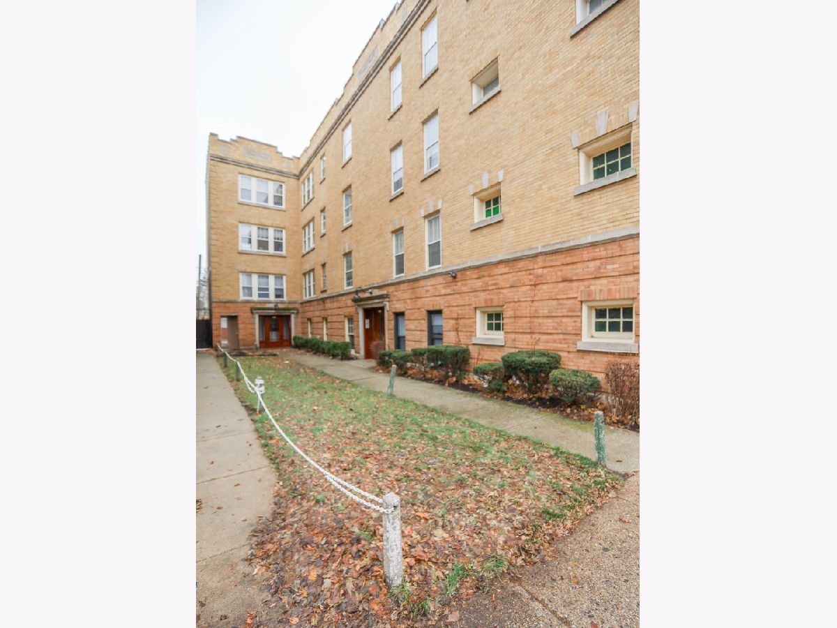  Rented Chicago Illinois, 2217 Montrose