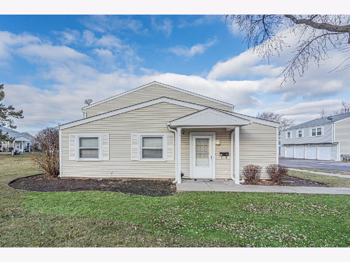  For Sale Bartlett Illinois, 194 Robert Court