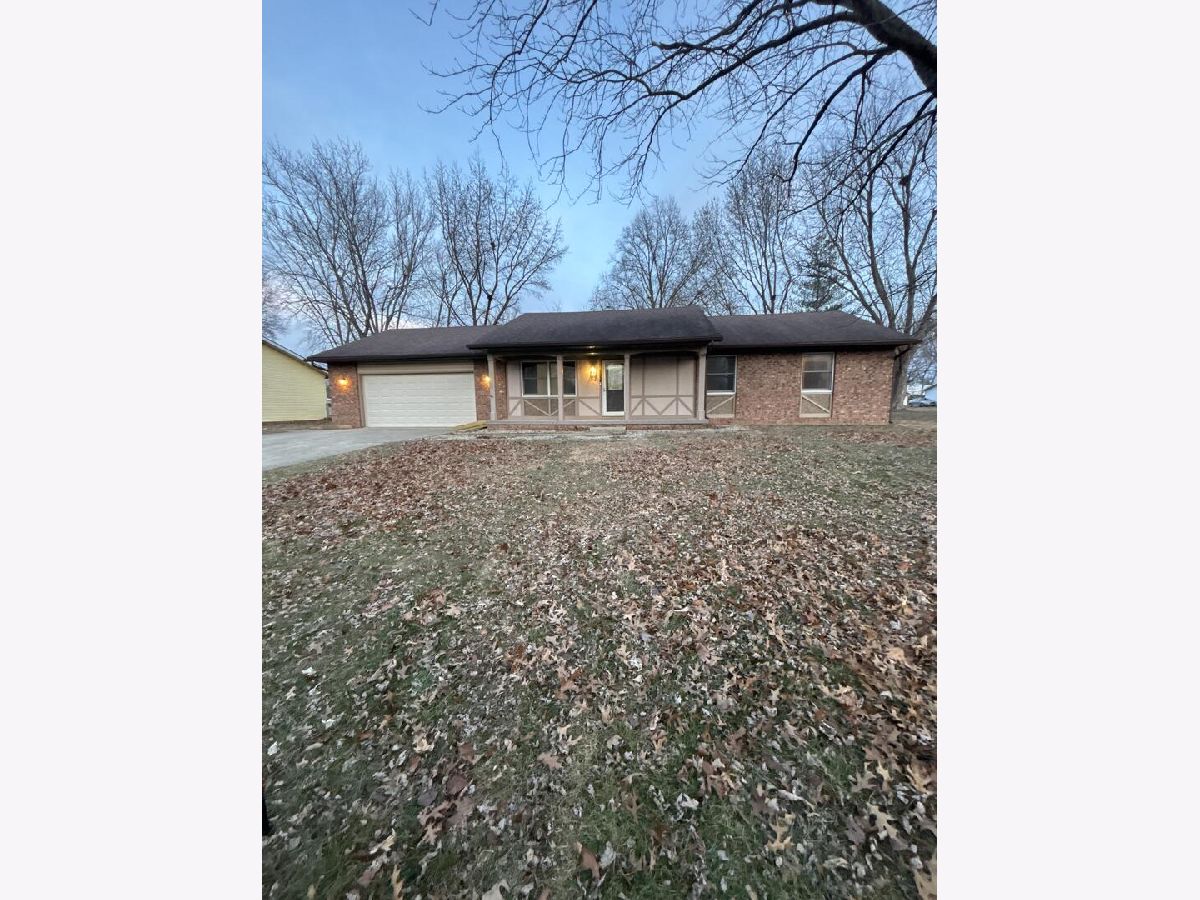  For Sale Salem Illinois, 112 Donoho Drive