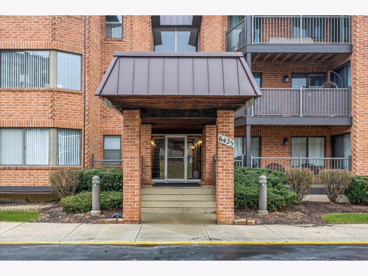  For Sale Willowbrook Illinois, 6425 Clarendon Hills Road