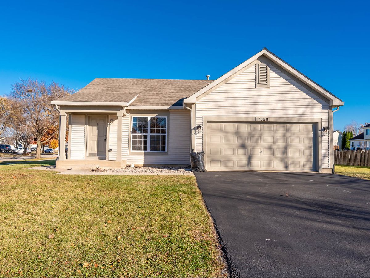  For Sale Minooka Illinois, 1559 Bluestem Lane