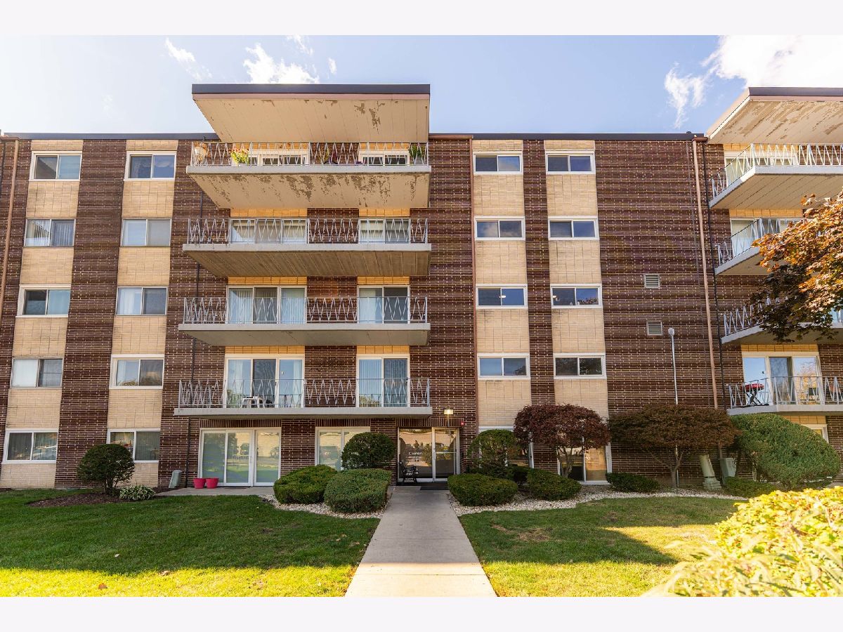  For Sale Downers Grove Illinois, 2900 Maple Avenue