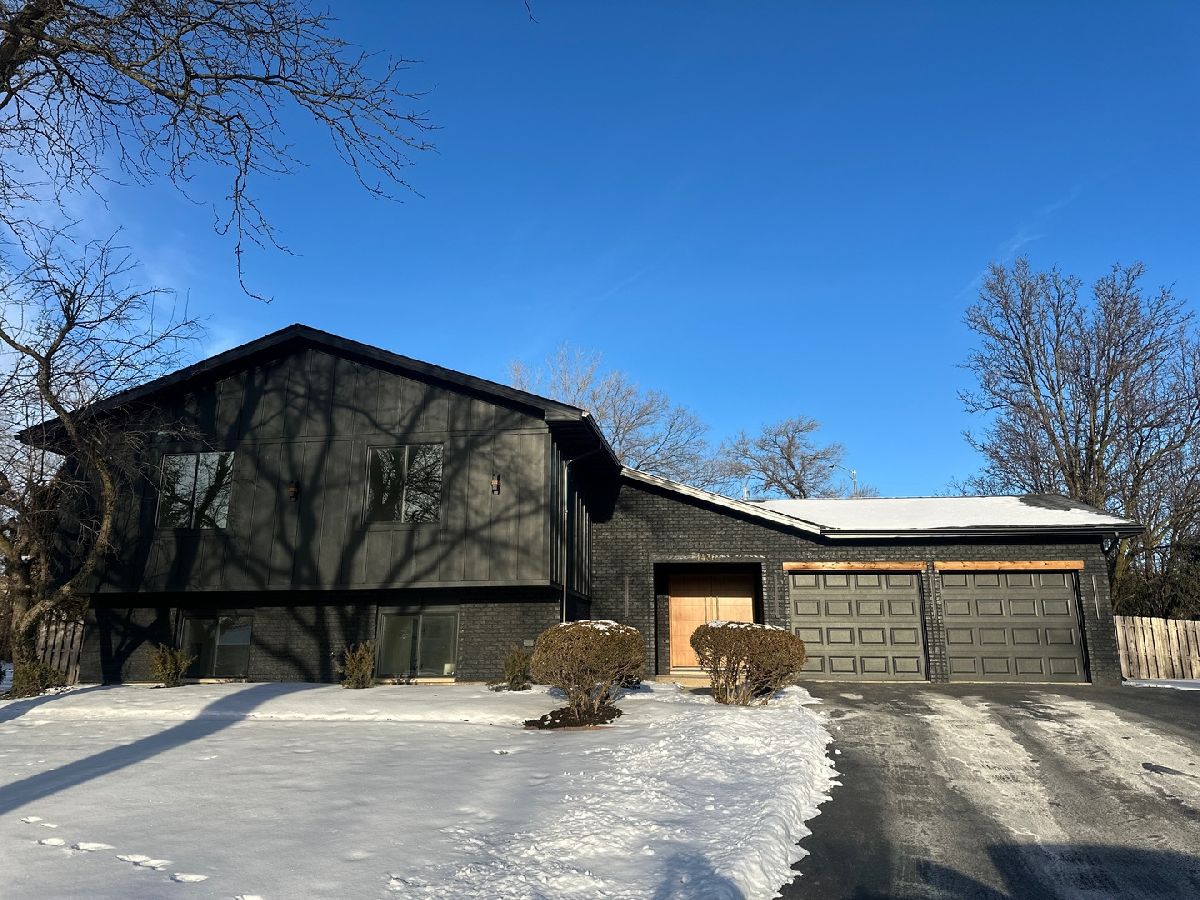  For Sale Downers Grove Illinois, 1430 Holland Place