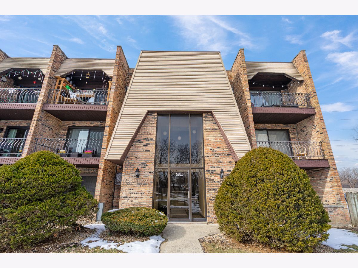  For Sale Justice Illinois, 7306 Blackstone Avenue