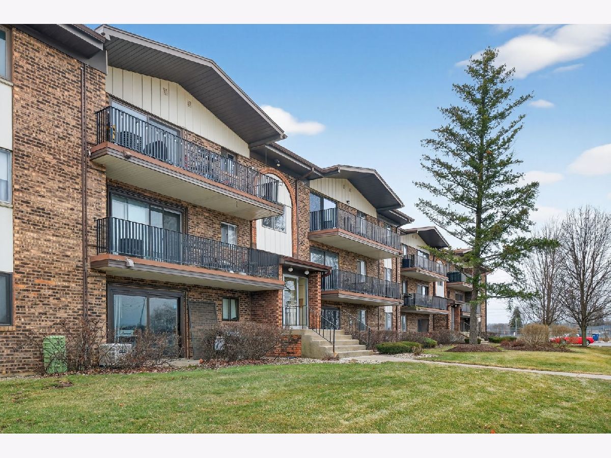  For Sale Crestwood Illinois, 5239 James Lane