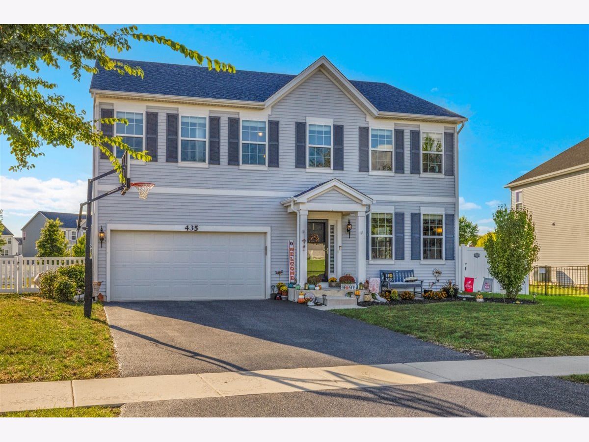  For Sale Oswego Illinois, 435 Fawn Drive