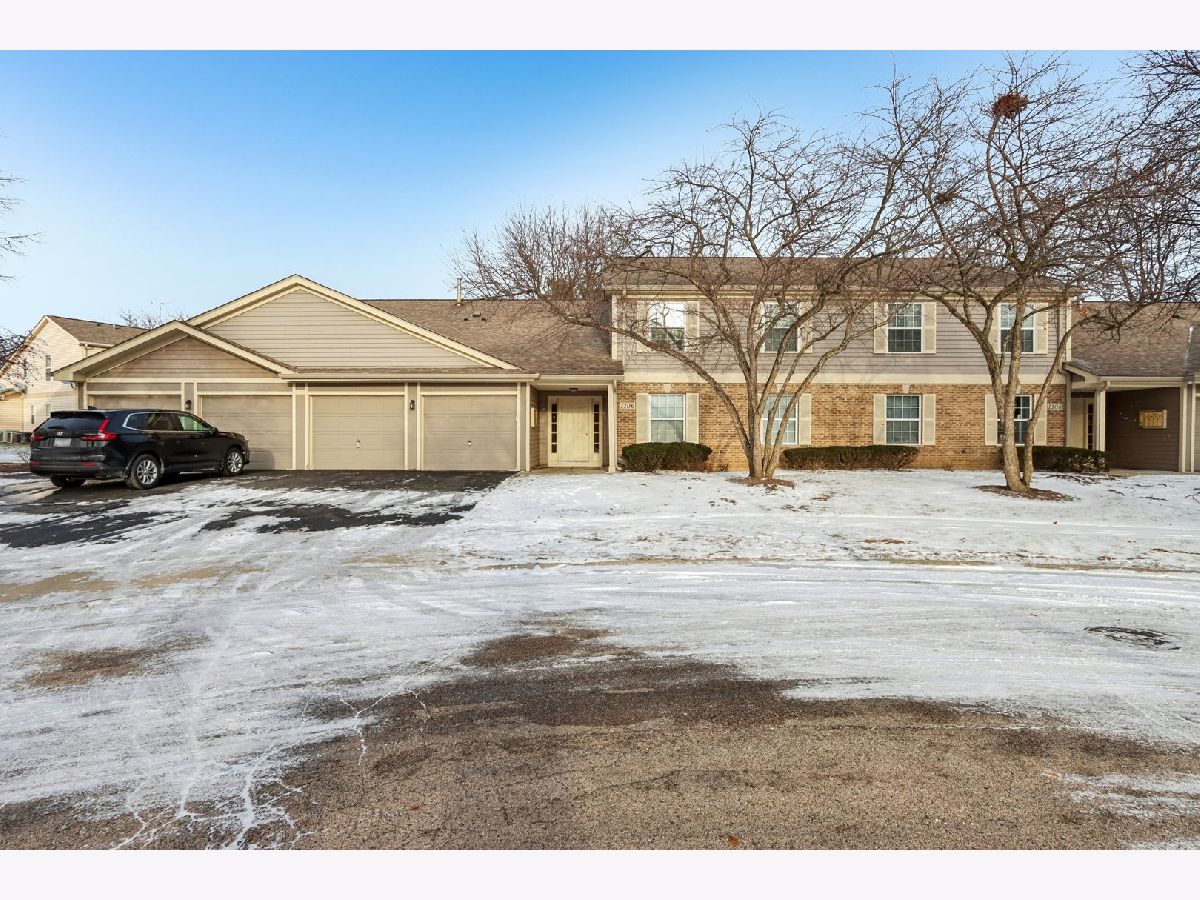 Condos & Townhomes For Sale Oakwood Hills Elgin Illinois, 1106 Stratford Court