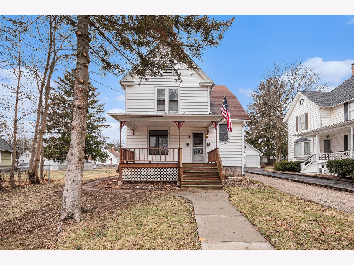  For Sale Woodstock Illinois, 919 Clay Street