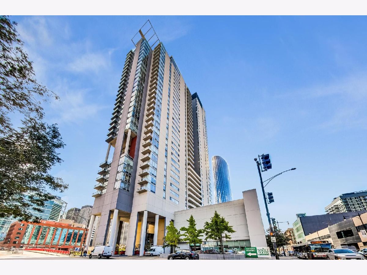  For Sale Chicago Illinois, 737 Washington Boulevard