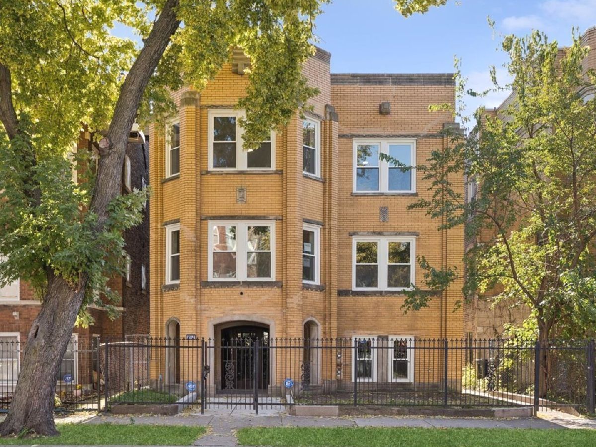 Homes & Condos & Townhomes Rented Austin Village Chicago Illinois, 5547 Jackson
