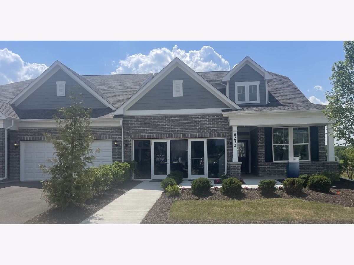  For Sale Woodridge Illinois, 6238 Links Drive