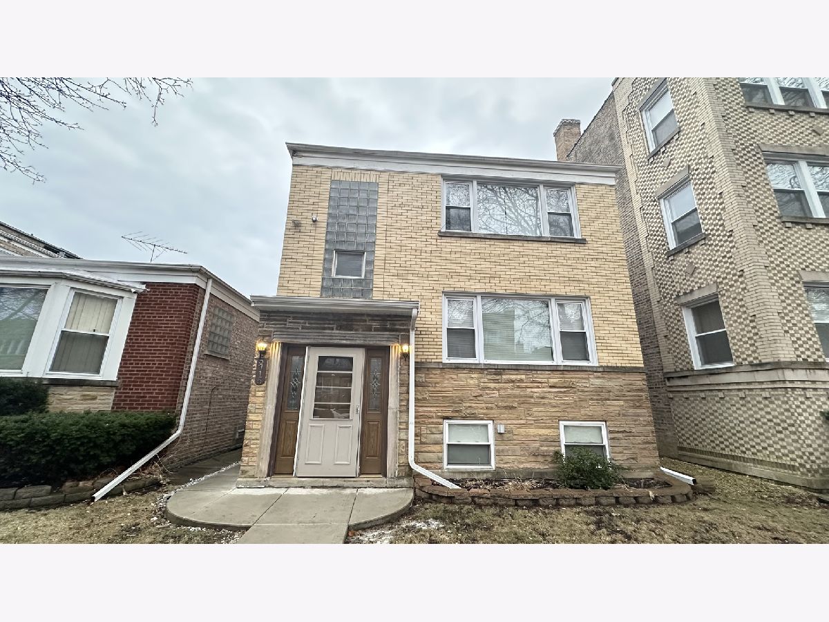  Rented Chicago Illinois, 5715 Spaulding