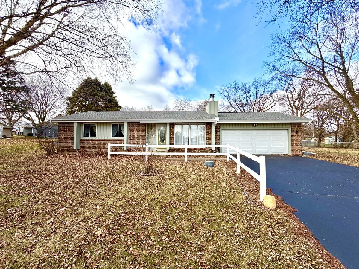  For Sale Pecatonica Illinois, 1211 Monroe Street