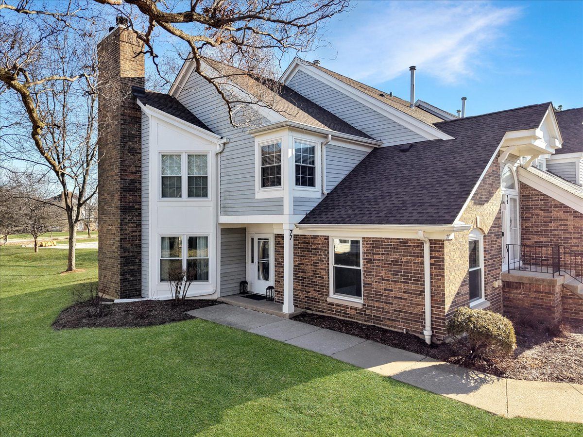  For Sale Buffalo Grove Illinois, 77 Willow Parkway