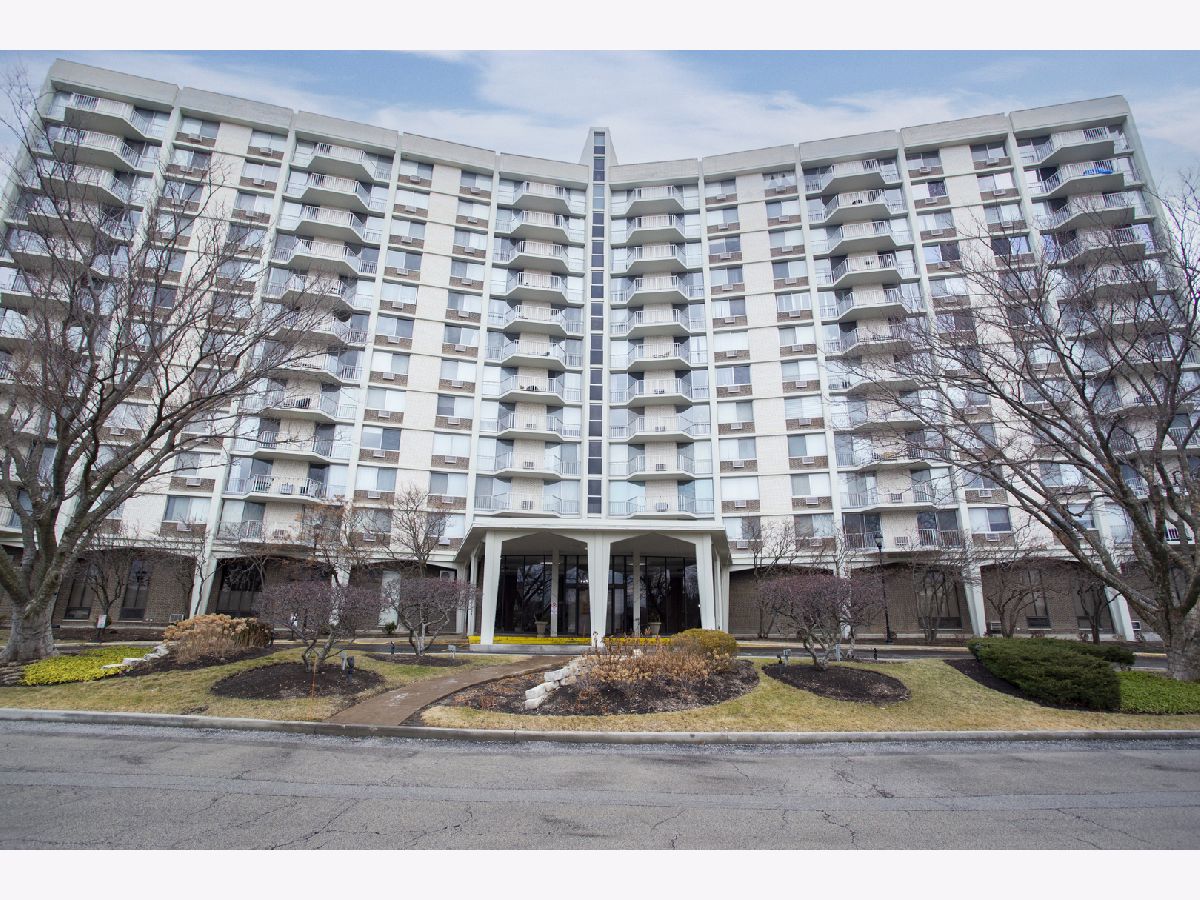  For Sale Oak Brook Illinois, 20 Tower Road