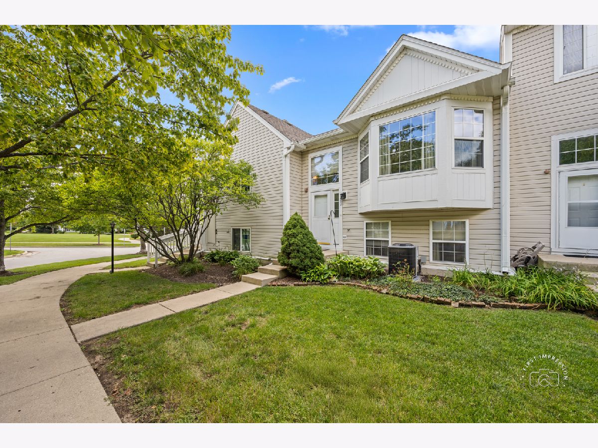  For Sale North Aurora Illinois, 1202 Fox Hill Lane