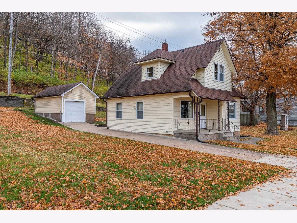  For Sale Savanna Illinois, 1104 Main Street