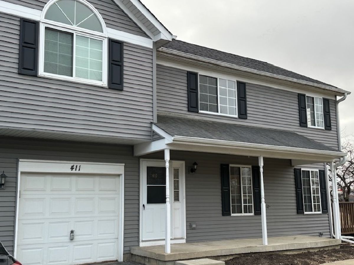  For Rent Lake In The Hills Illinois, 411 Village Creek