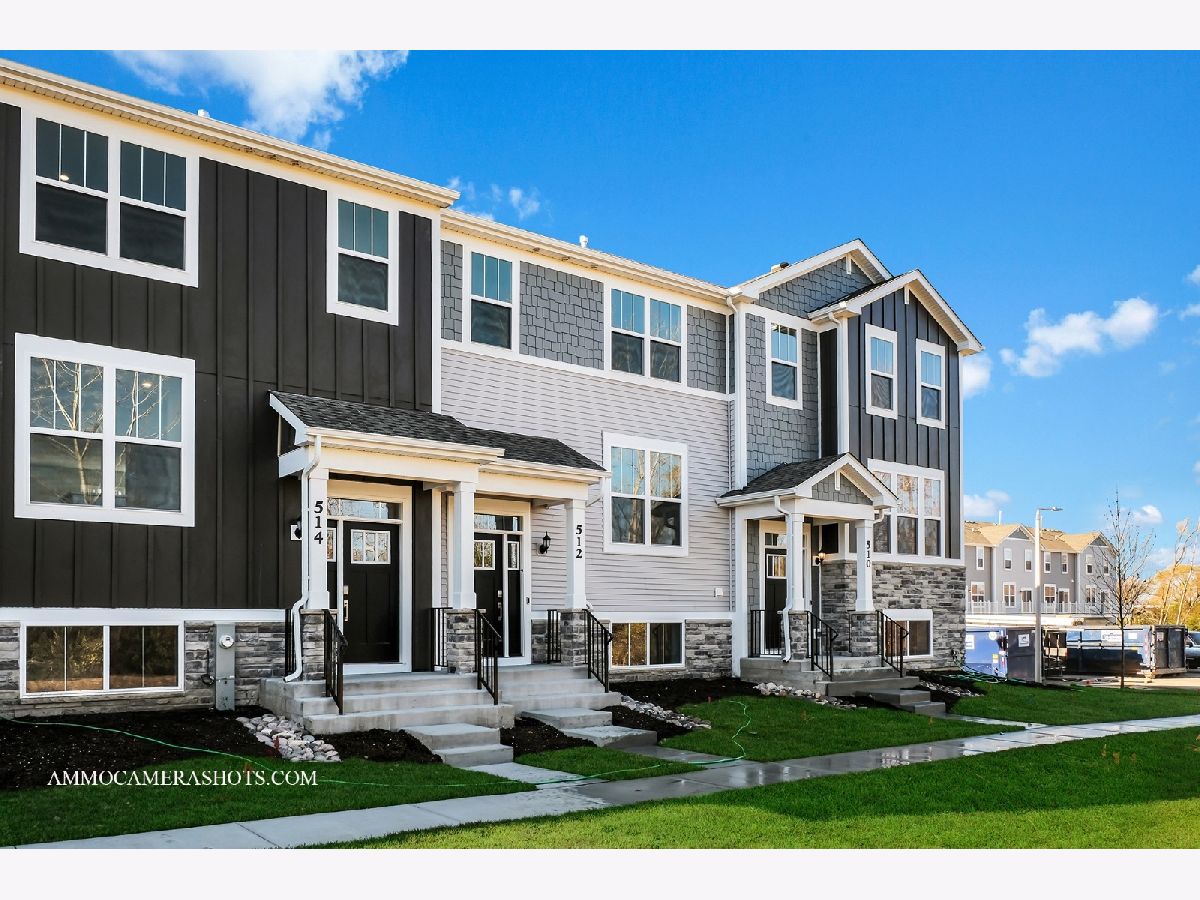 Condos & Townhomes For Sale Liberty Meadows Aurora Illinois, 512 Wolverine Drive