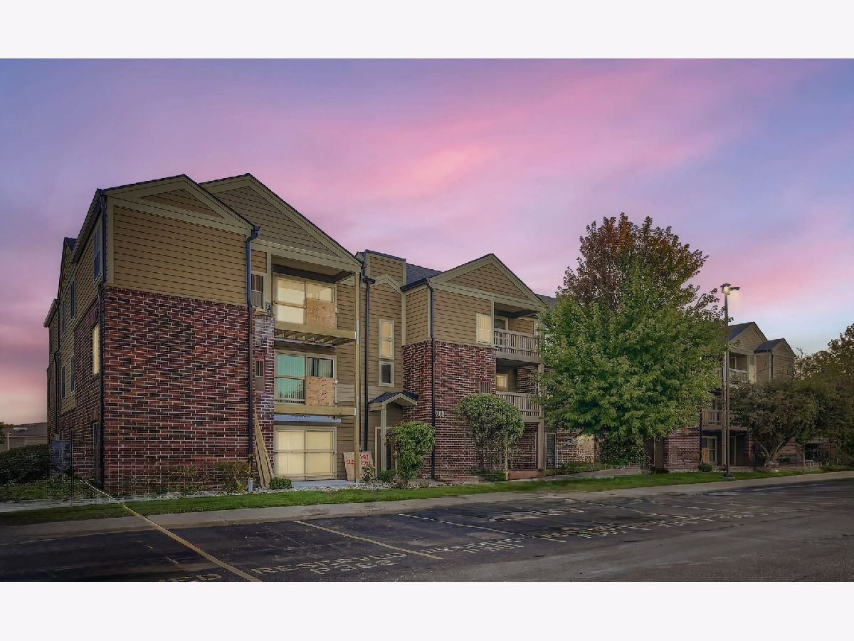  For Sale Bloomingdale Illinois, 208 Glengarry Drive