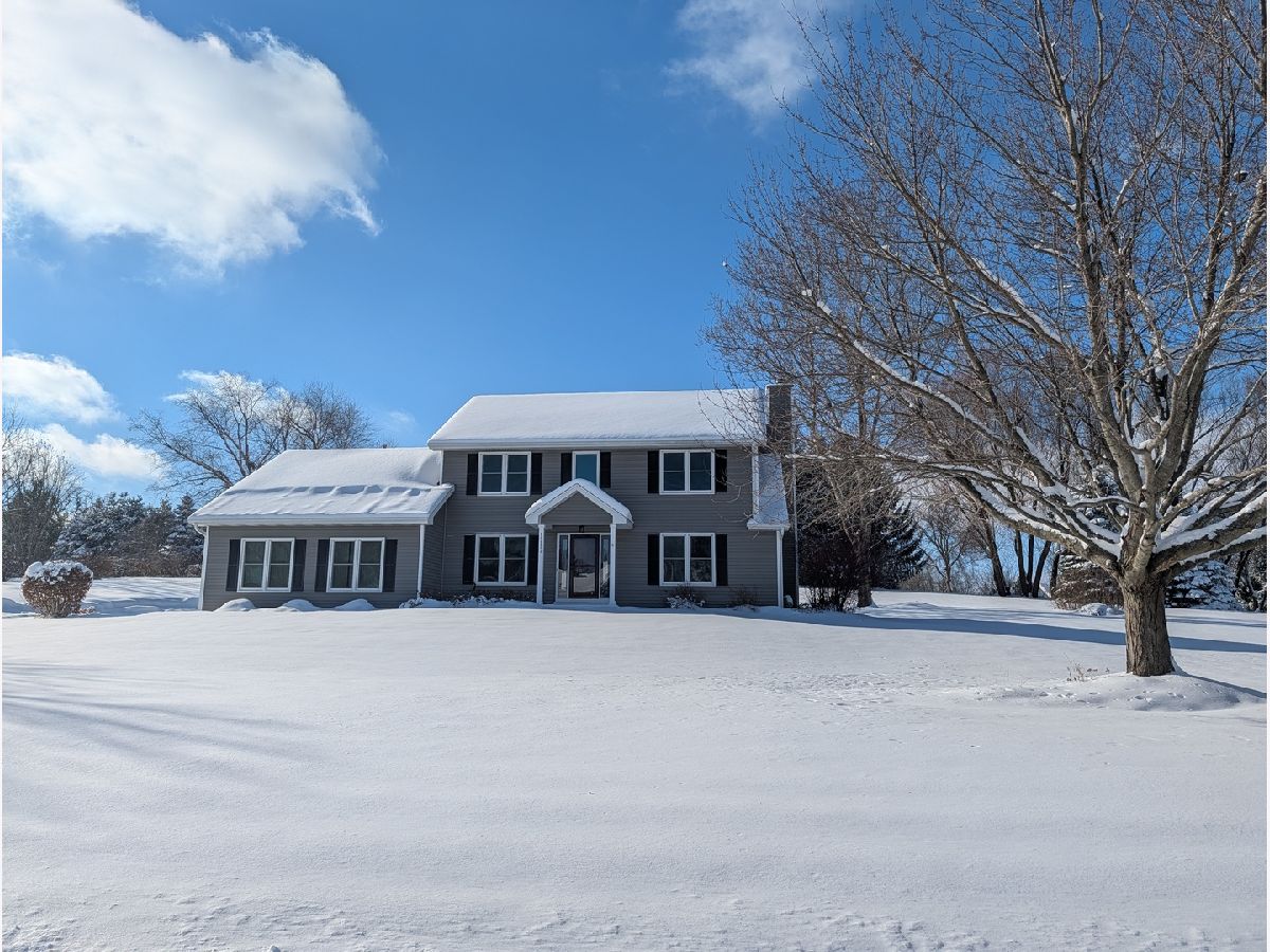  For Sale Spring Grove Illinois, 11111 Huron Drive