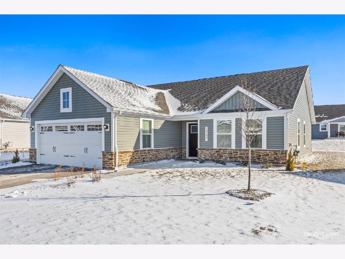 Homes & Condos & Townhomes For Sale Prairie Ridge Hampshire Illinois, 1237 Marigold Lane