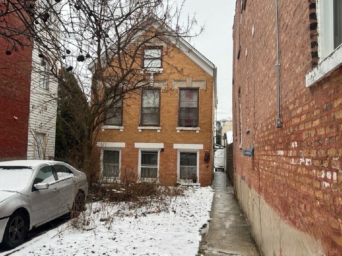  For Sale Chicago Illinois, 2419 Christiana Avenue
