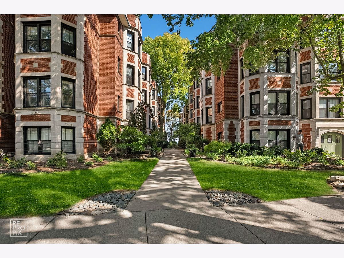  For Sale Chicago Illinois, 7641 Eastlake Terrace