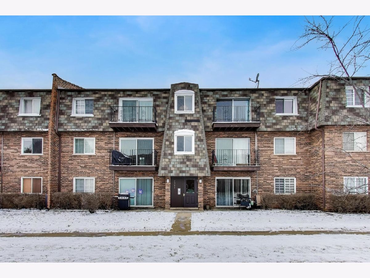  For Sale Des Plaines Illinois, 9381 Bay Colony Drive