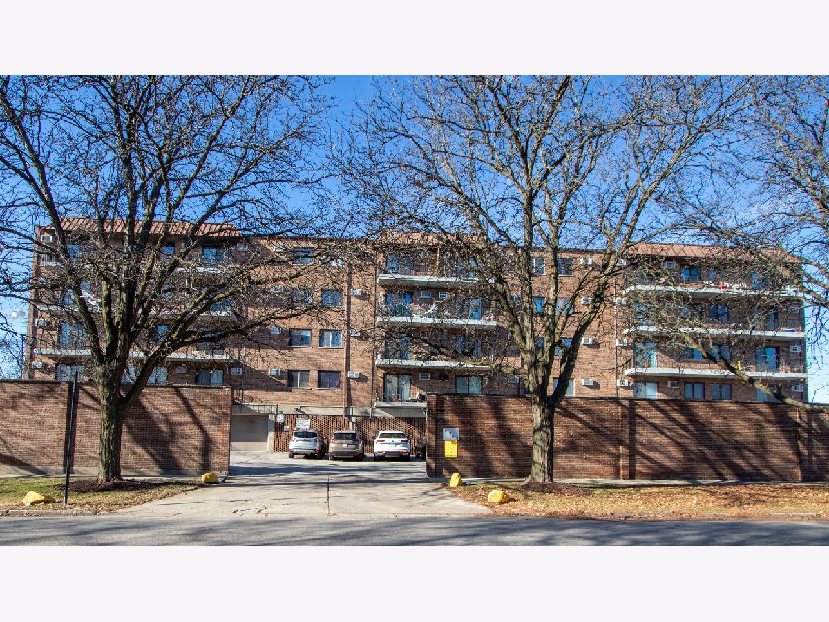  For Sale Chicago Illinois, 2320 Nordica Avenue