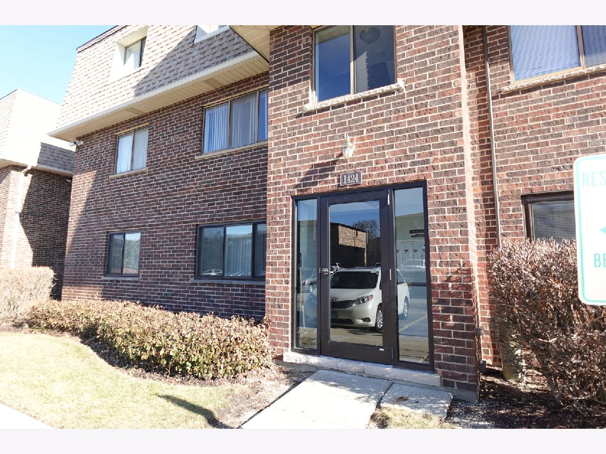 Condominiums For Sale Long Valley Palatine Illinois, 1424 Carol Court