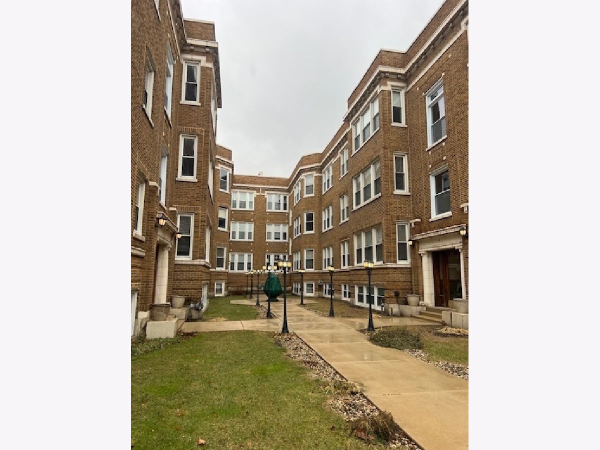  Rented Chicago Illinois, 6912 Lakewood