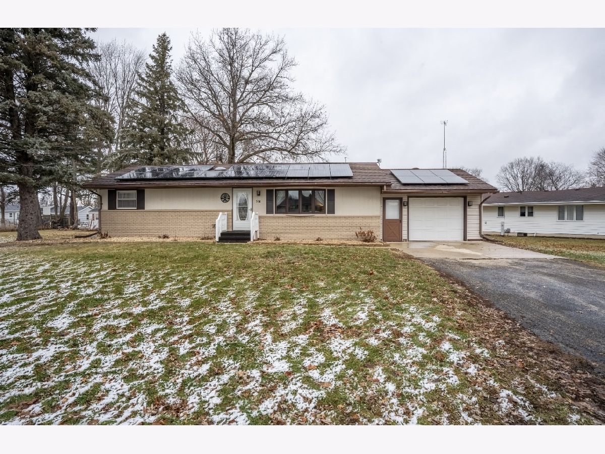  For Sale Pearl City Illinois, 304 Lumar Drive
