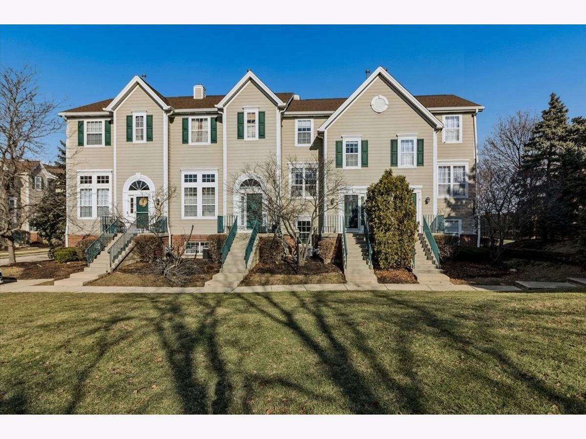  For Sale Aurora Illinois, 2416 Courtyard Circle