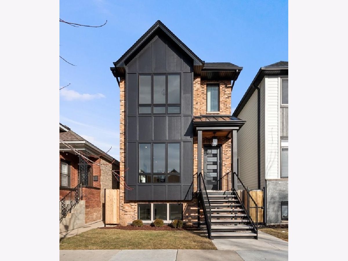  For Sale Chicago Illinois, 2442 Berteau Avenue