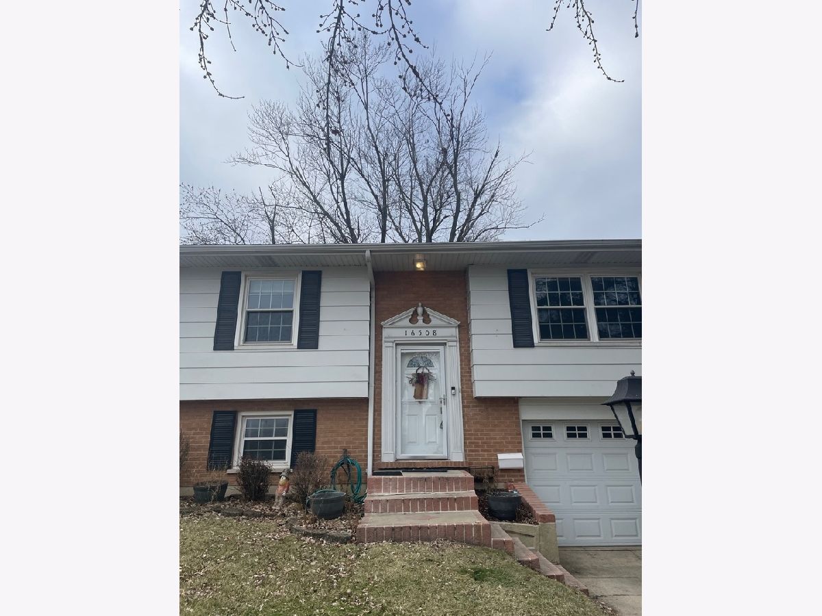  For Sale Oak Forest Illinois, 16508 Brockton Lane