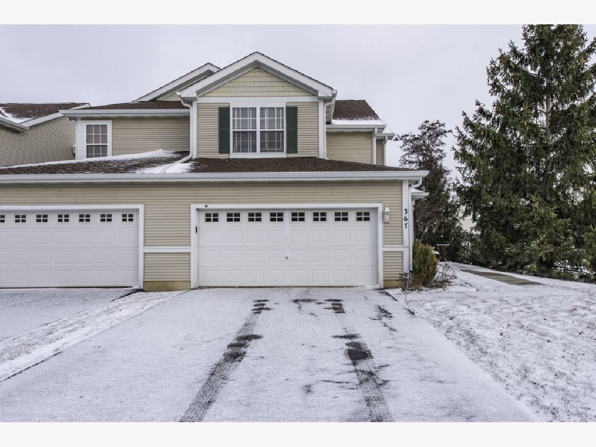 Townhomes For Sale Remington Trails Round Lake Illinois, 367 Carlisle Court