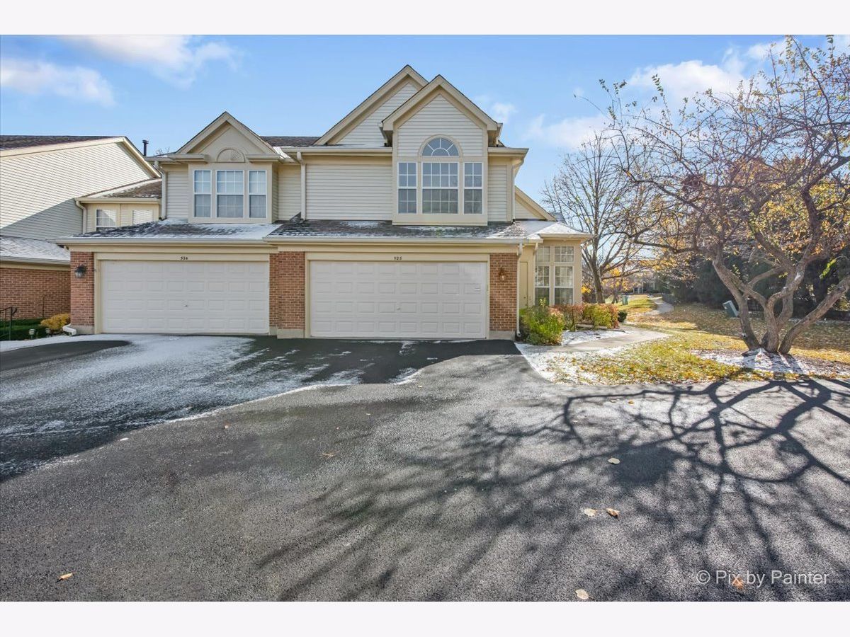  For Sale Crystal Lake Illinois, 528 Penny Lane