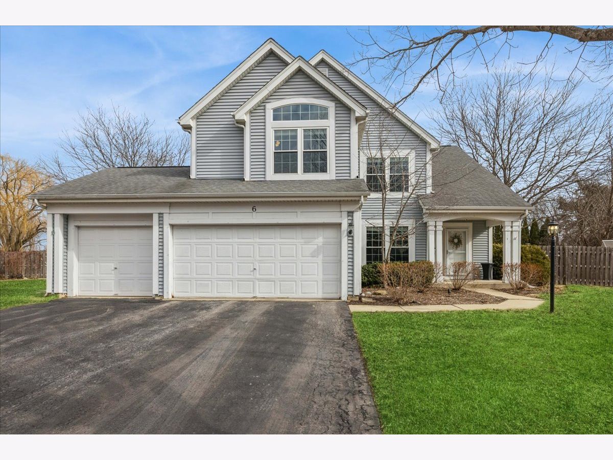 Homes & Condos & Townhomes For Sale Meadowbrook Lake In The Hills Illinois, 6 Morningside Court