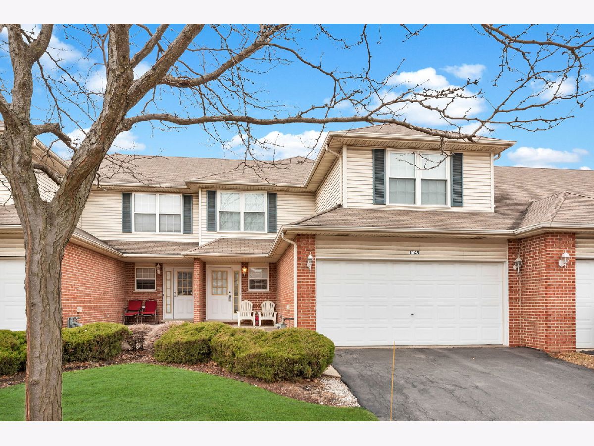 Townhomes & Homes For Sale Waterford Pointe Joliet Illinois, 1149 Baccarrat Court