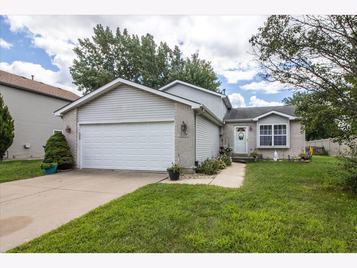  For Sale Plainfield Illinois, 5210 Pine Trails Circle