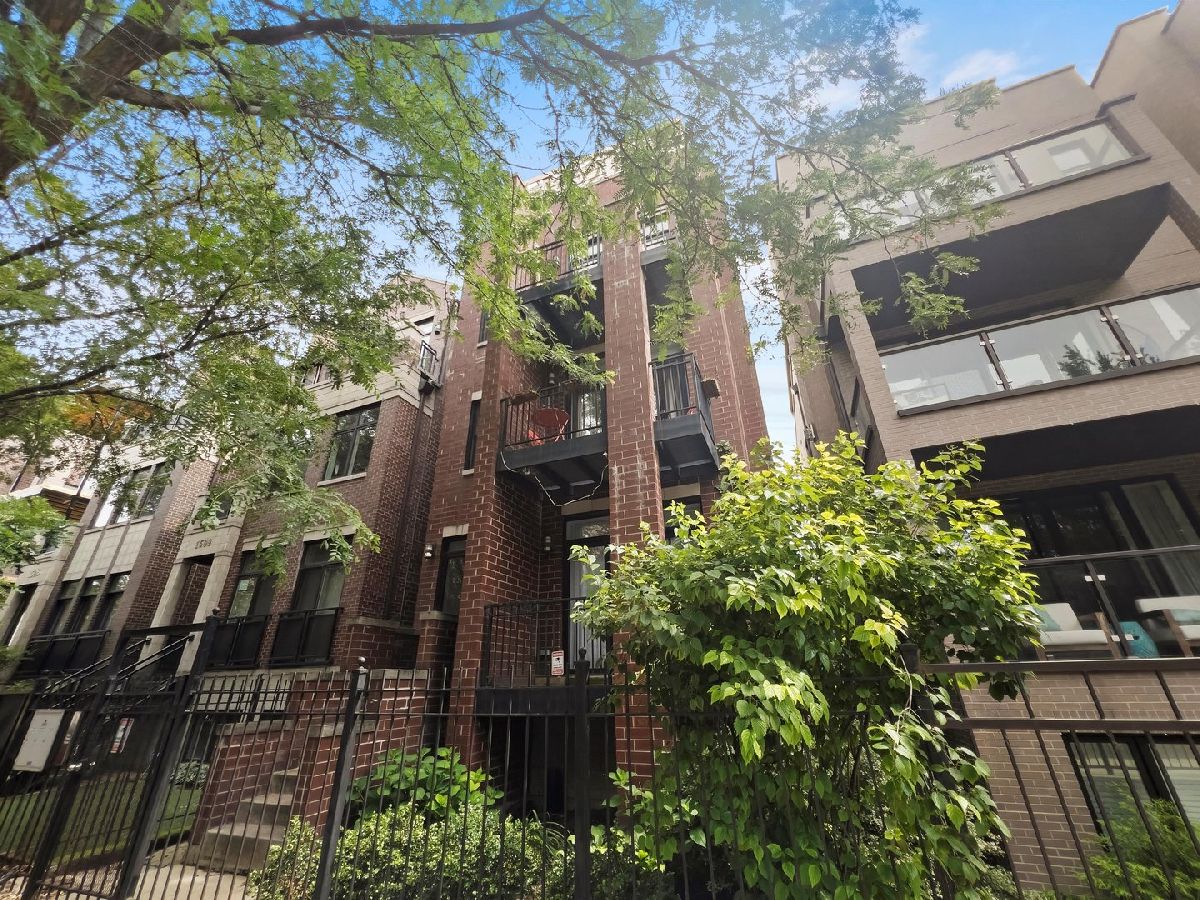  For Sale Chicago Illinois, 1511 Walton Street