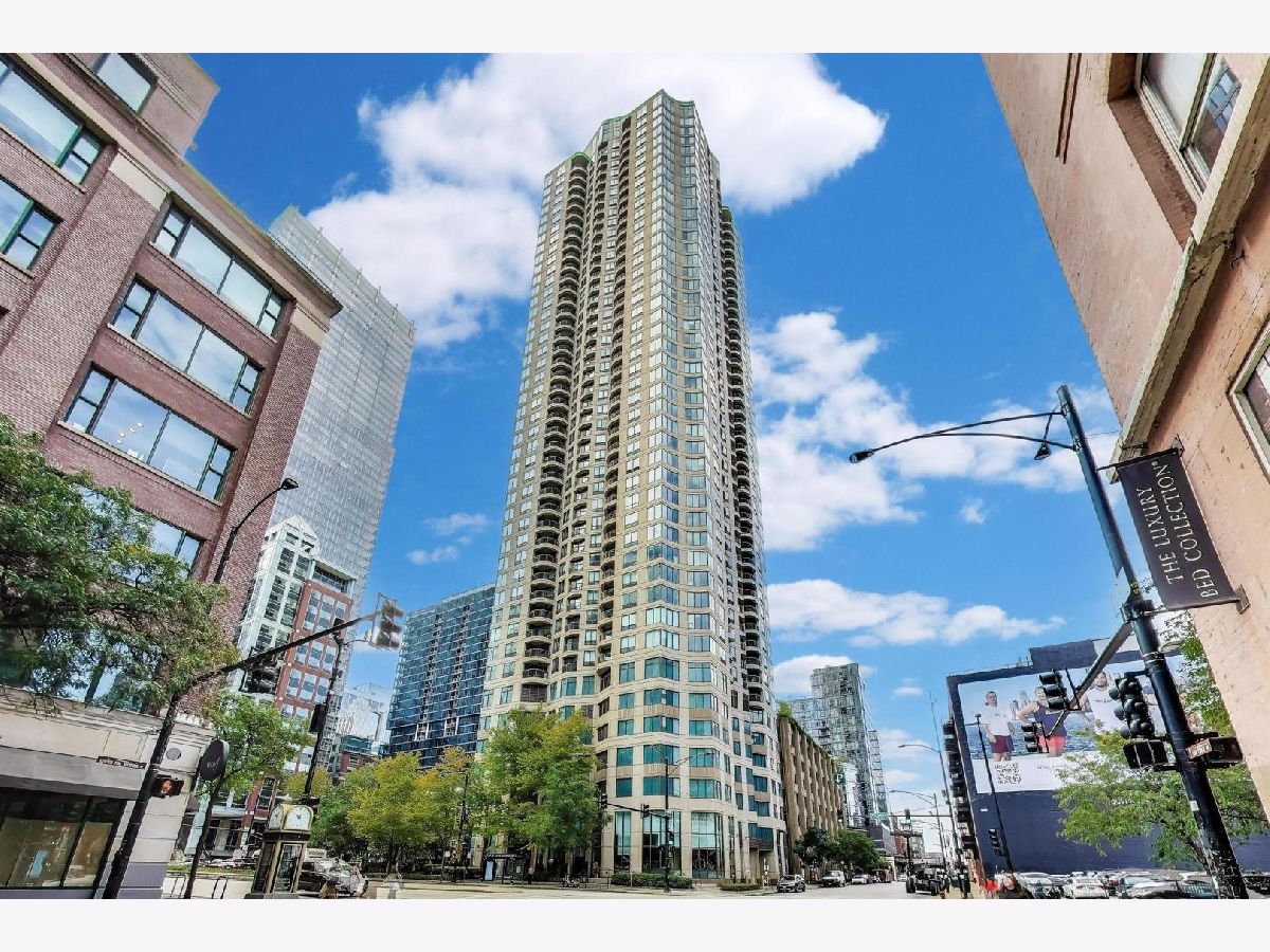  For Sale Chicago Illinois, 400 Lasalle Drive