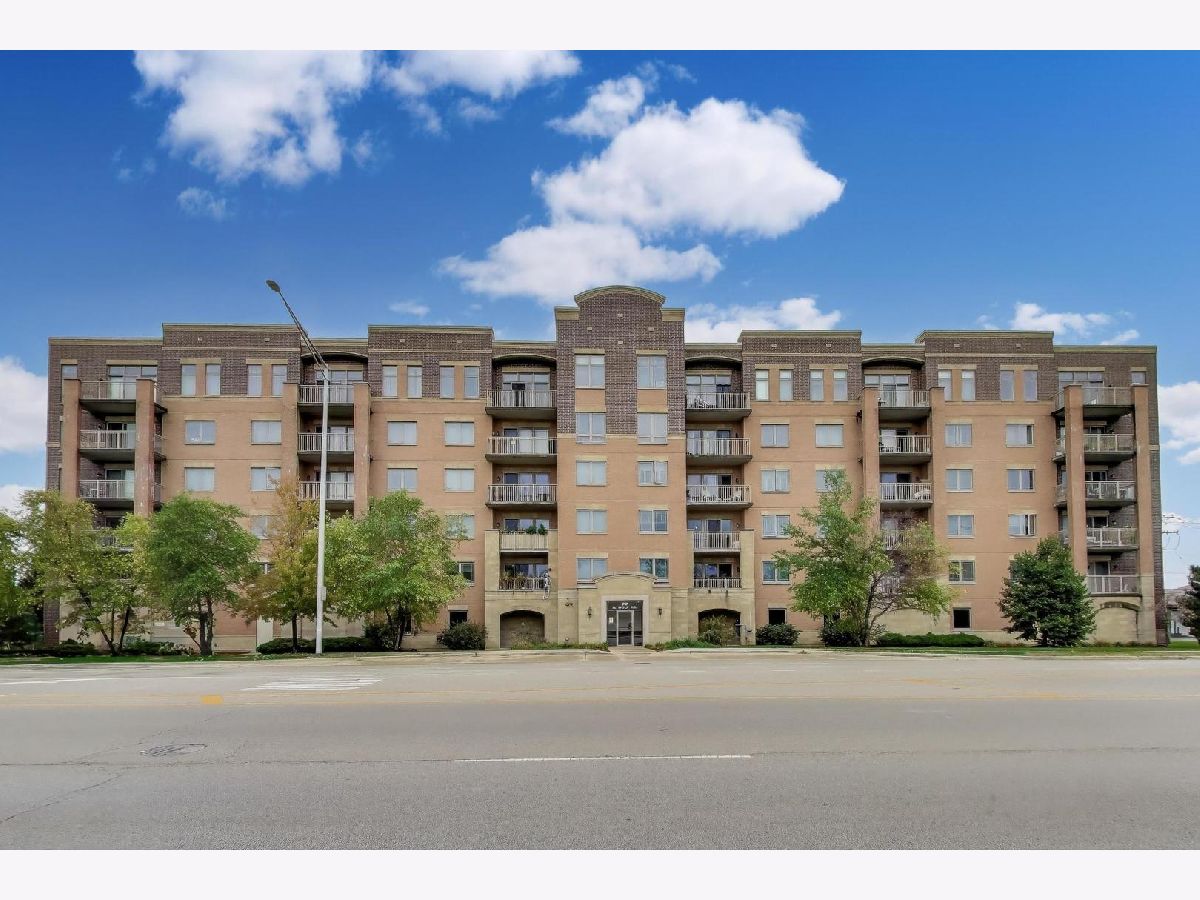  For Sale Northlake Illinois, 77 Wolf Road