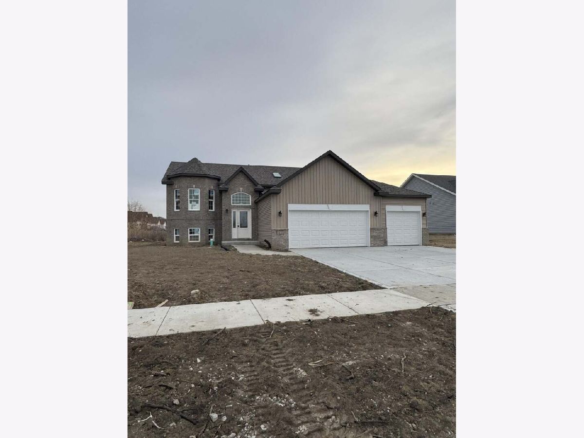  For Sale Merrillville Indiana, 8252 Dylan Drive